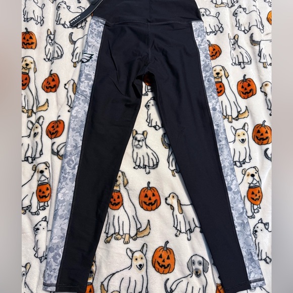 NWT Black Philadelphia Eagles High Waist Logo Two-Pocket Leggings, Size L - Picture 3 of 3